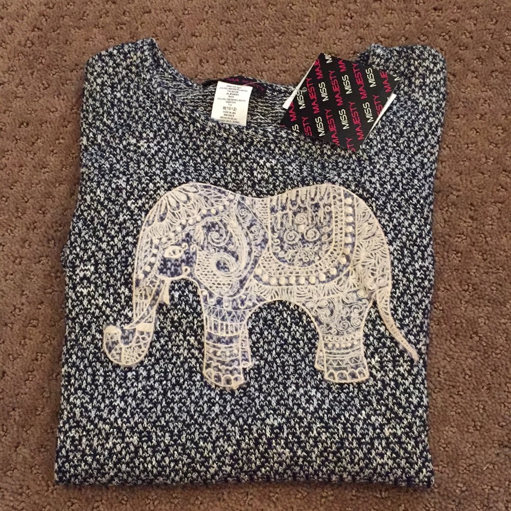 Cute girls navy blue shirt w/elephant on front!